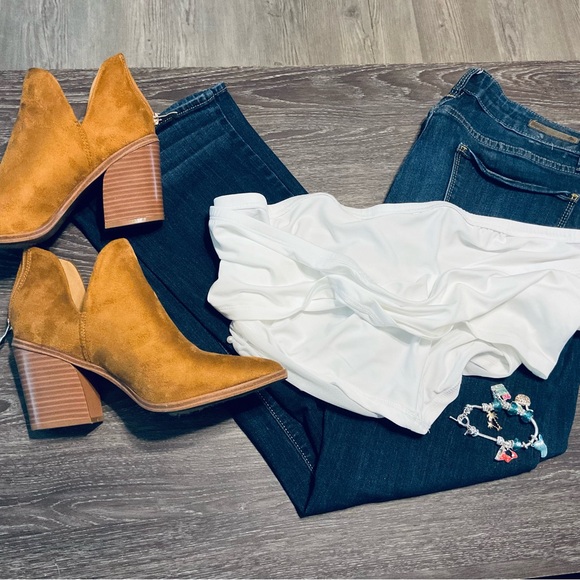 Crop top

SHEIN

4x

White

Like new - Picture 3 of 3